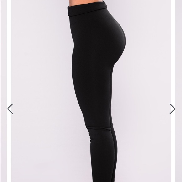 ⭐️Buy 1 get 1 FREE⭐️ Fashion Nova Sammi Fleece Lined Leggings - Black - Picture 4 of 4